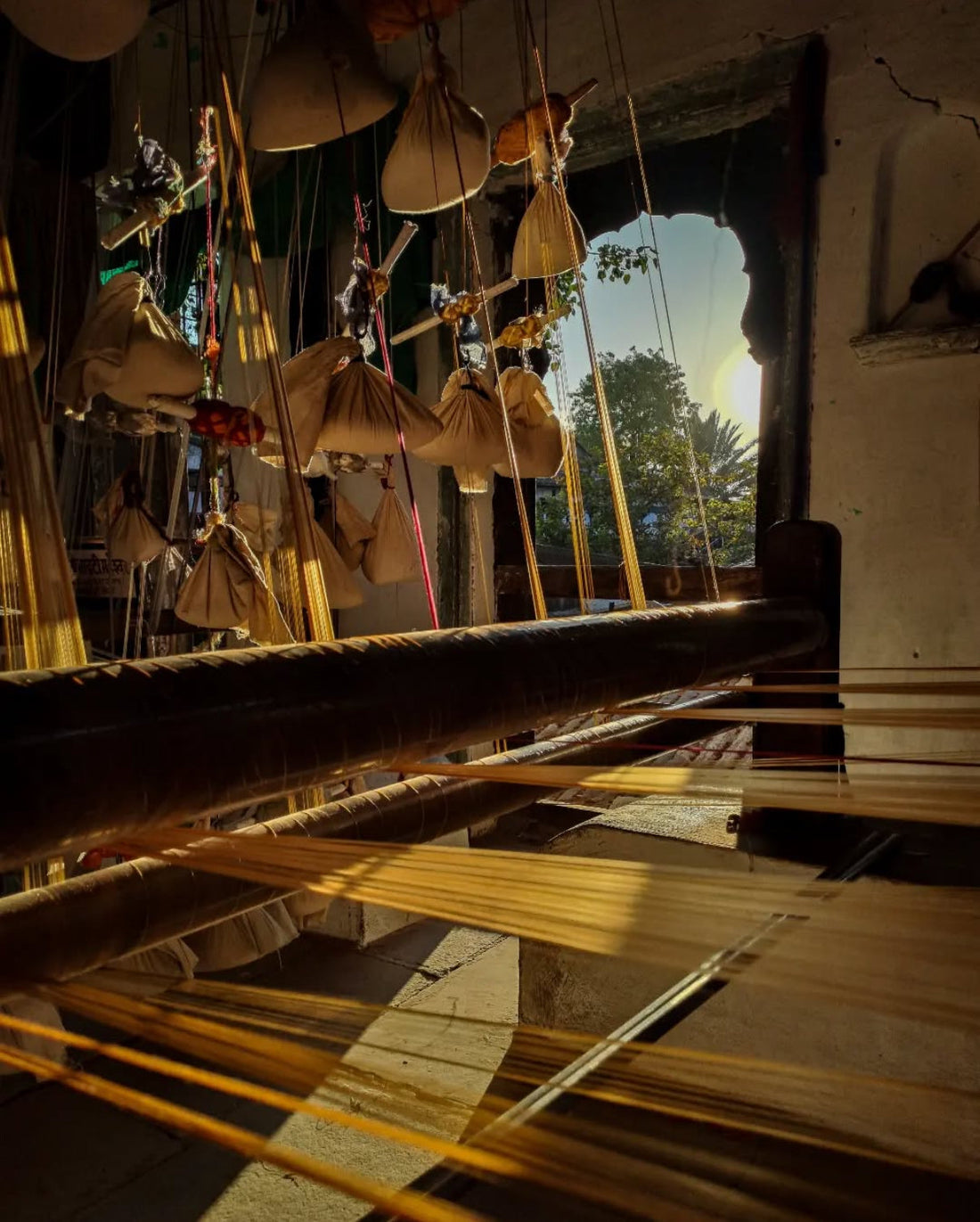 The Art of Handloom Weaving: Behind the Scenes at Maaheshwari