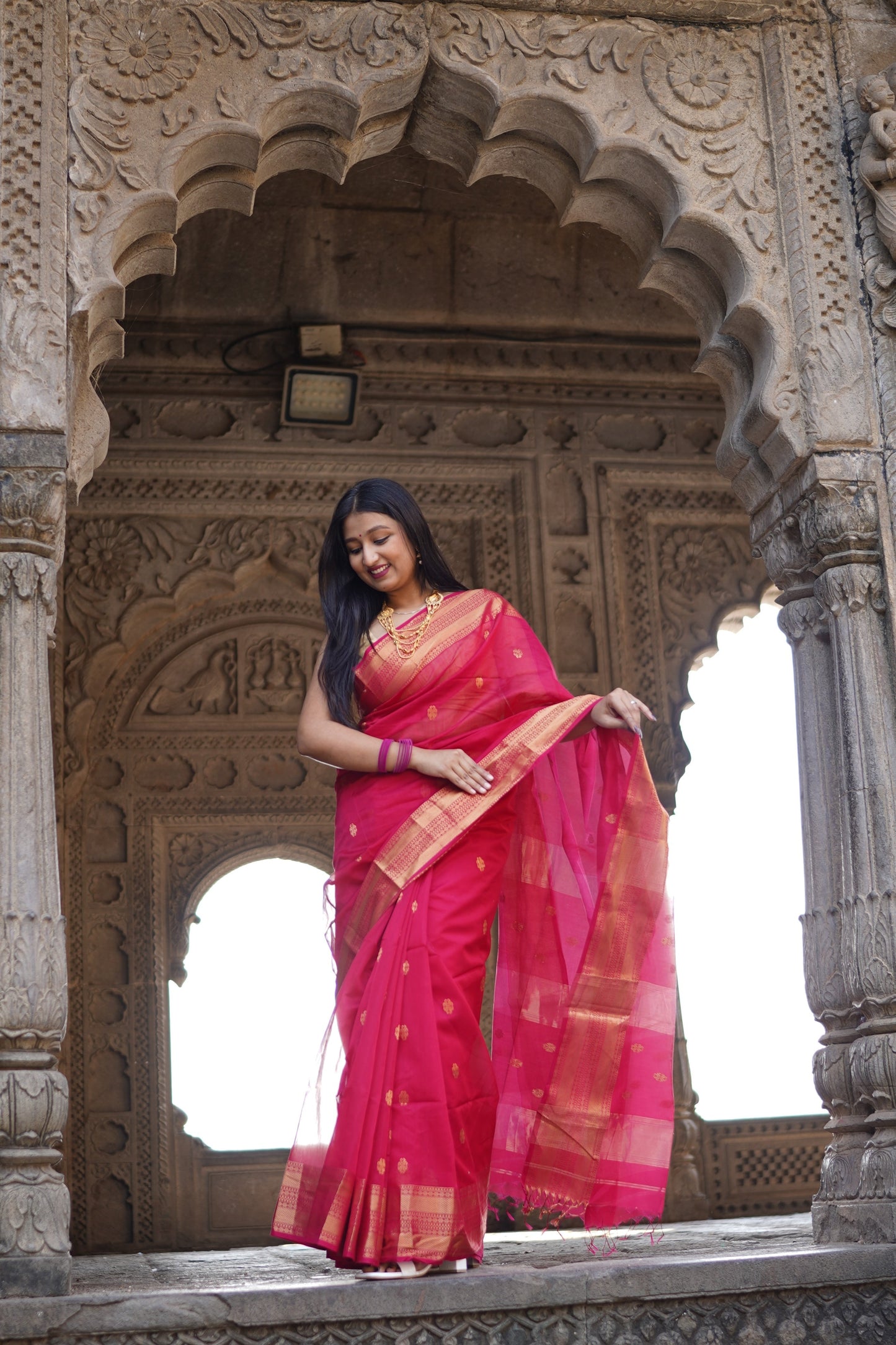Red and Pink Maheshwari Silk Cotton Handloom Saree