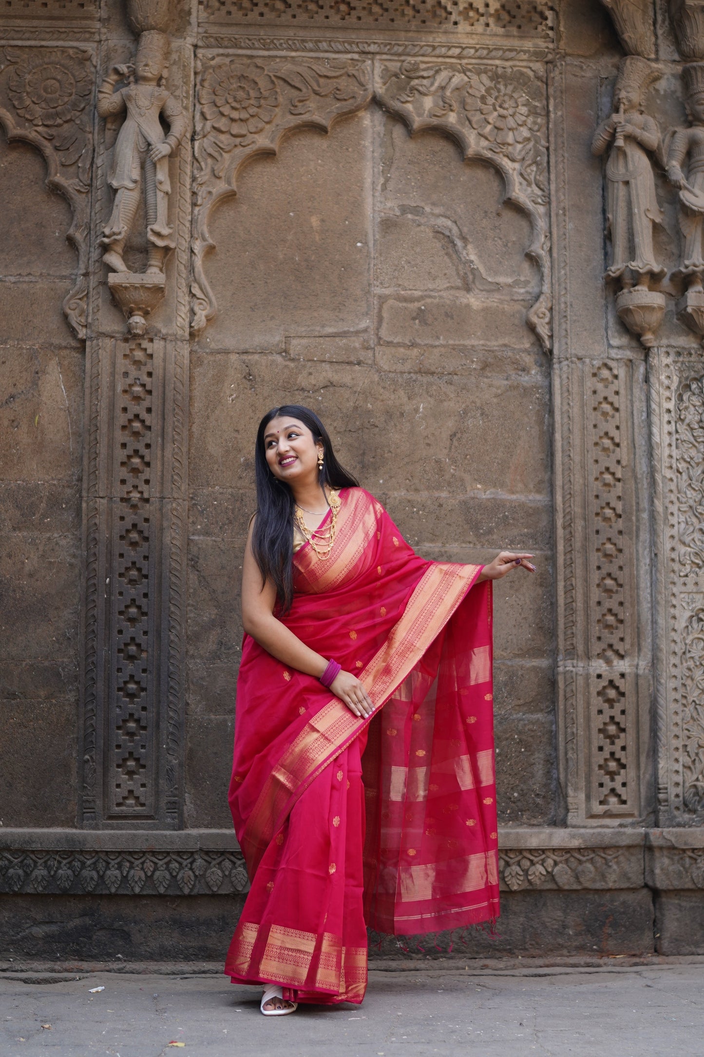Red and Pink Maheshwari Silk Cotton Handloom Saree
