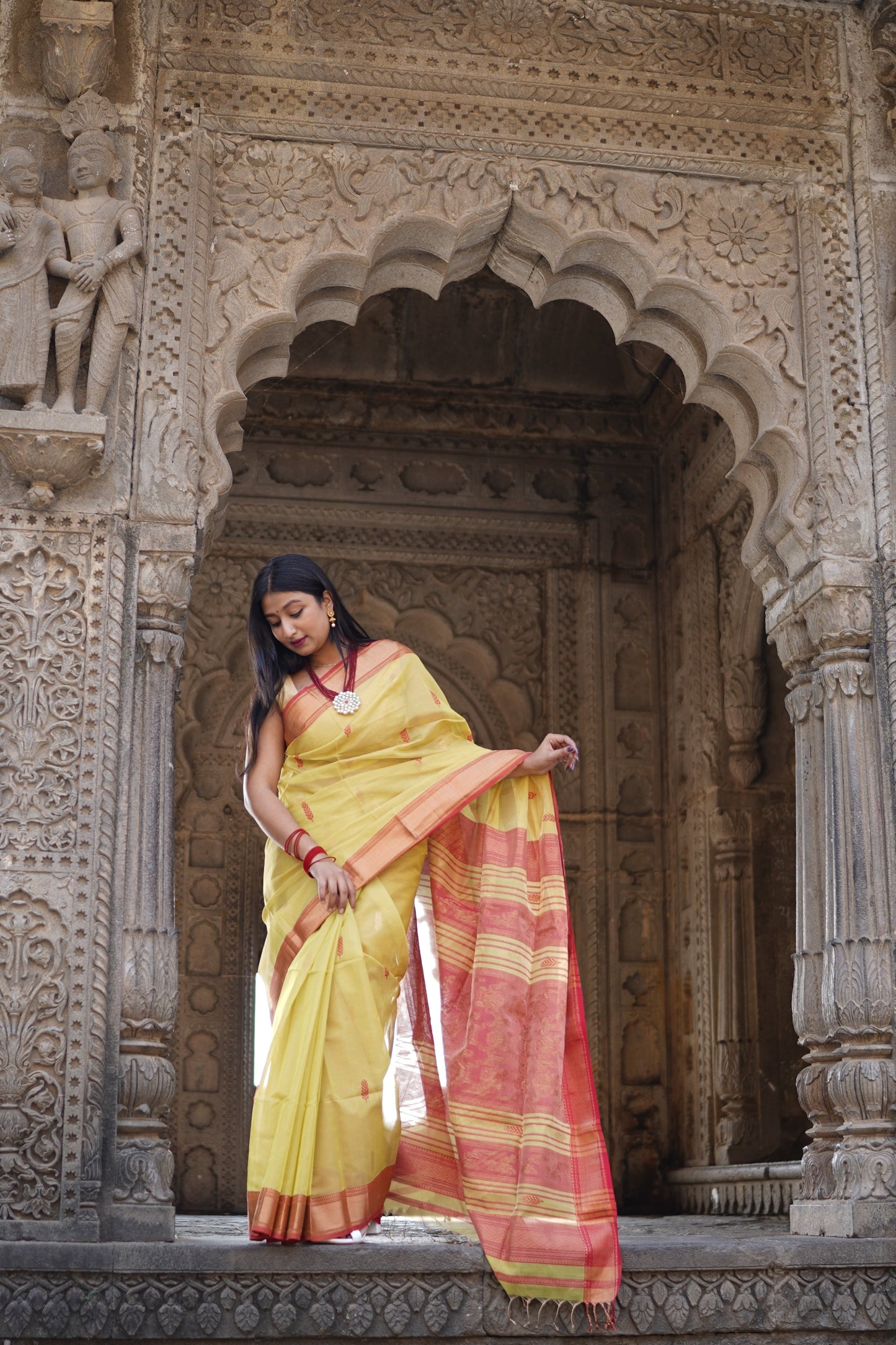 Yellow and Orange Maheshwari Silk Cotton Handloom Saree
